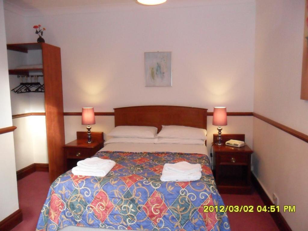 Thorpe Lodge Hotel Питерборо Стая снимка