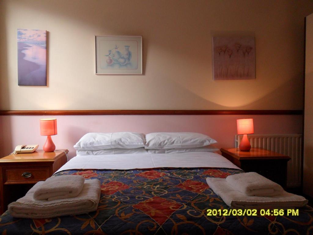 Thorpe Lodge Hotel Питерборо Стая снимка