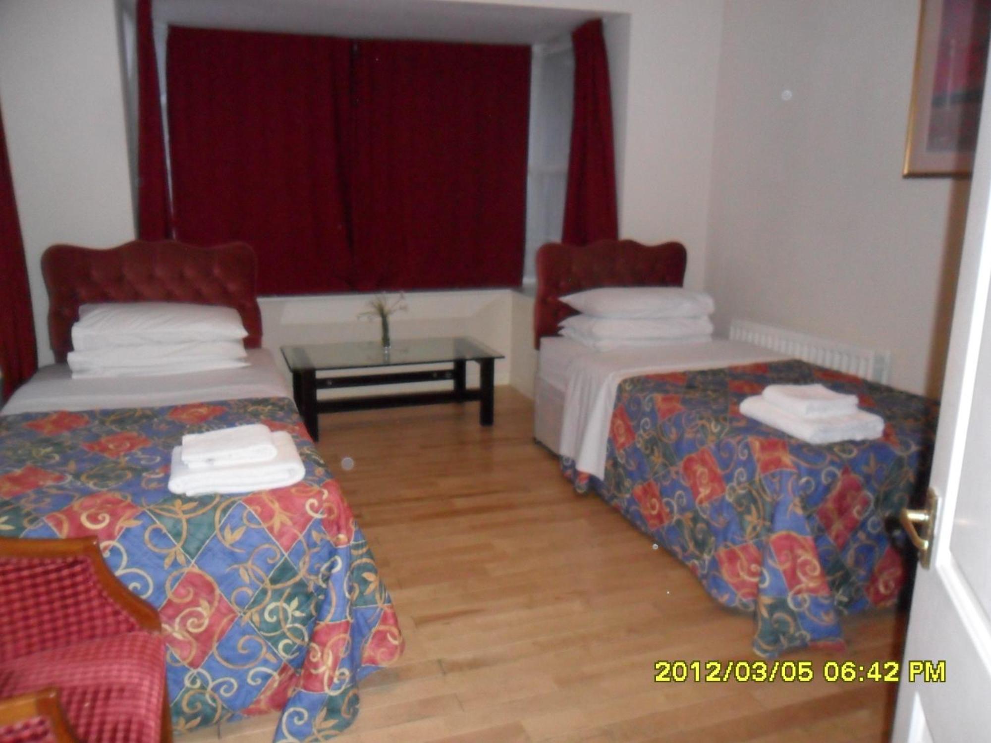 Thorpe Lodge Hotel Питерборо Екстериор снимка